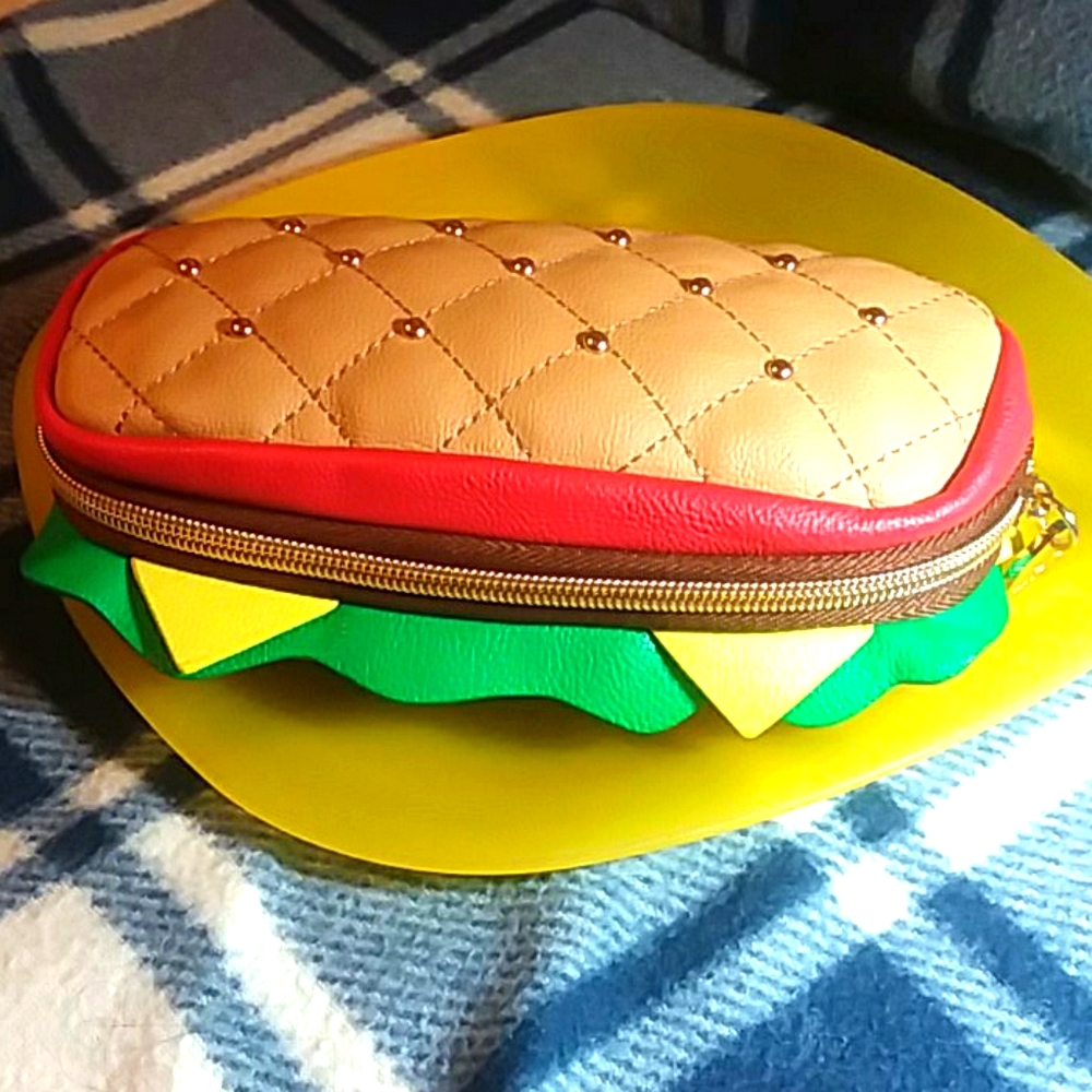 Betsey Johnson Kitsche Sandwich clutch